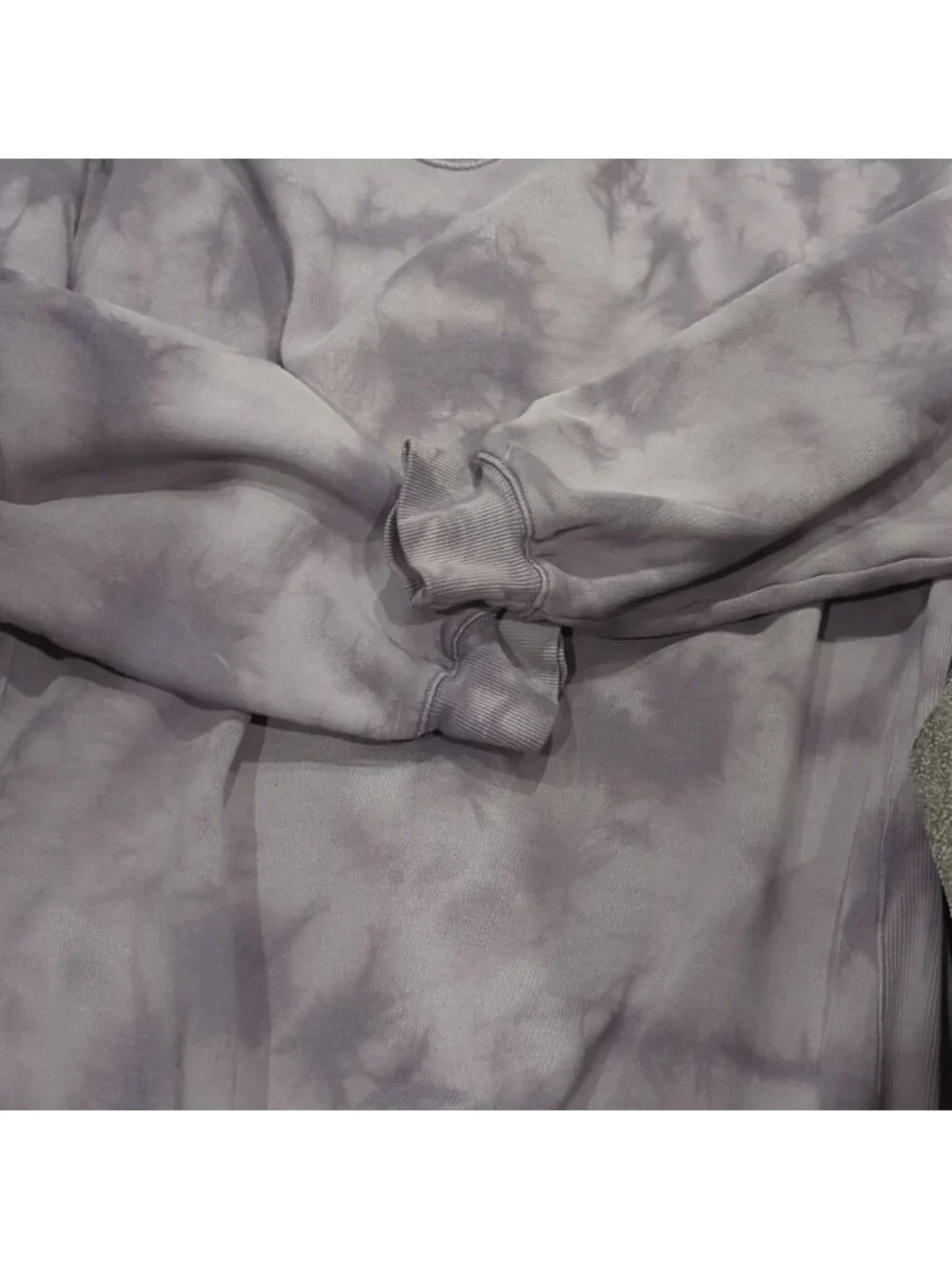 Aritzia TNA Oversized Crewneck tie dye purple sweatshirt